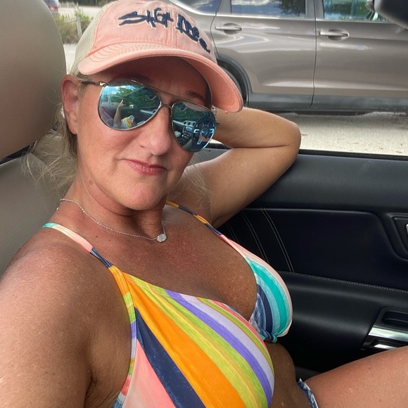 Meet your Posher, Liz - Picture 3 of 3